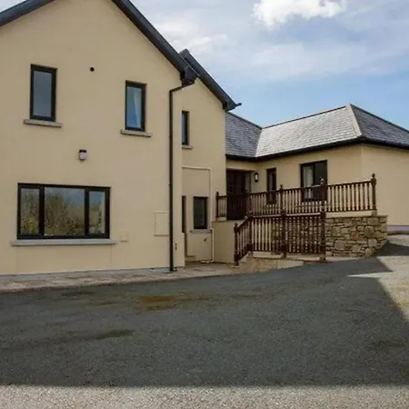 Waterford - 5 Bed - Sleeps 10 - Parking Sluggera