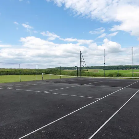 - 5 Bed - Sleeps 10 - Parking Willa *