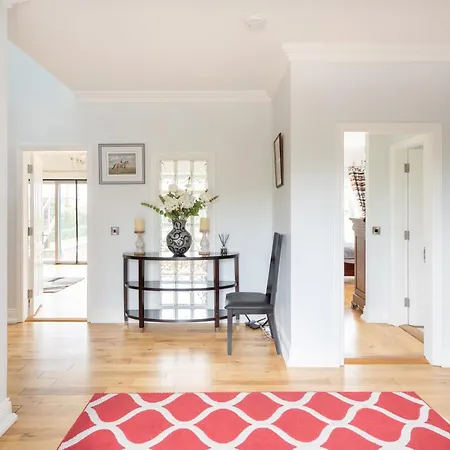 Waterford - 5 Bed - Sleeps 10 - Parking Sluggera