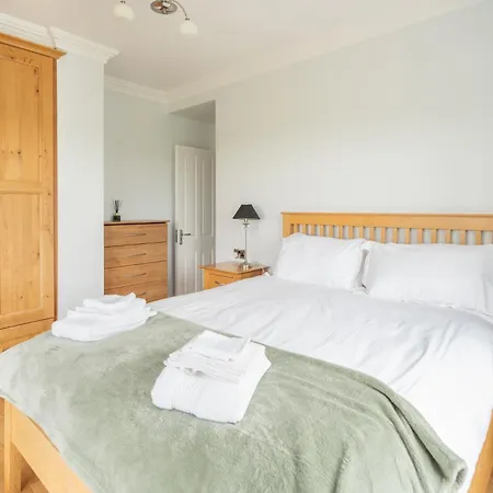 Villa Waterford - 5 Bed - Sleeps 10 - Parking Sluggera