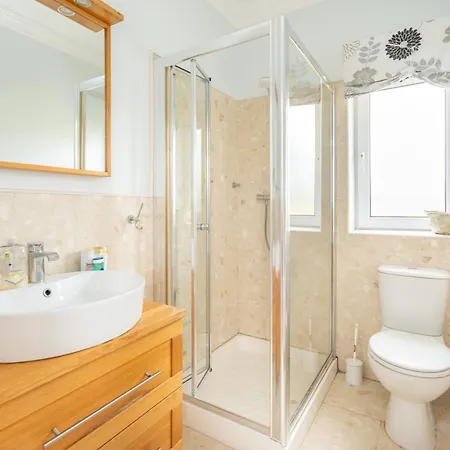 Waterford - 5 Bed - Sleeps 10 - Parking Sluggera