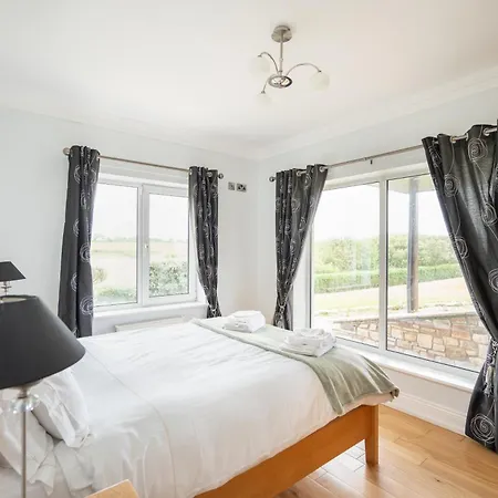 Waterford - 5 Bed - Sleeps 10 - Parking * Sluggera