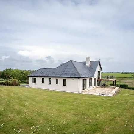 Villa Waterford - 5 Bed - Sleeps 10 - Parking Sluggera