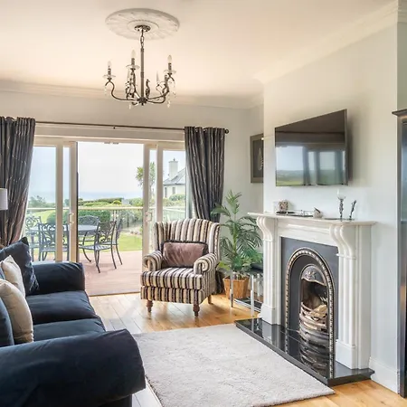 Waterford - 5 Bed - Sleeps 10 - Parking Villa