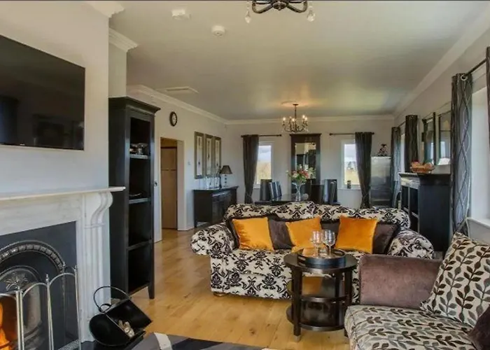 - 5 Bed - Sleeps 10 - Parking 빌라