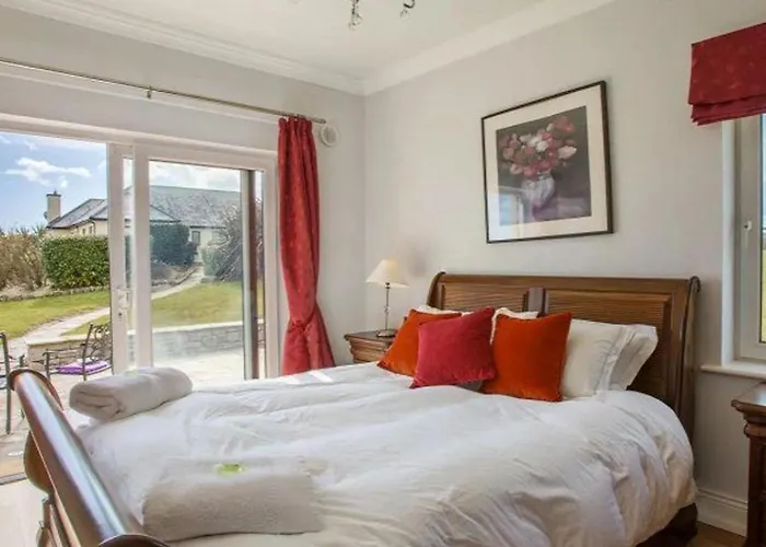 - 5 Bed - Sleeps 10 - Parking * 워터퍼드