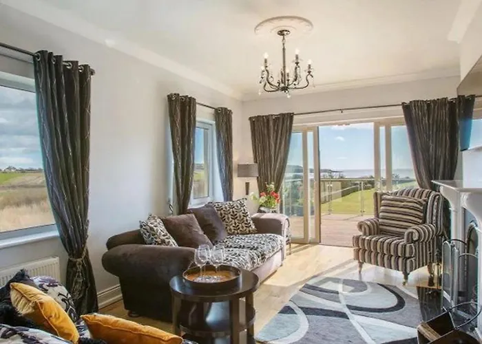 - 5 Bed - Sleeps 10 - Parking 워터퍼드